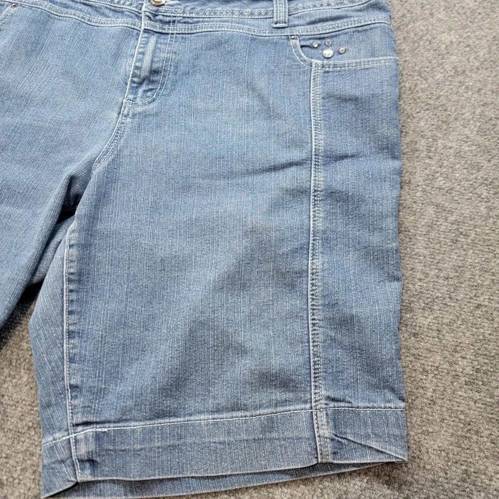 Wak Jeans Kiss Me Women 22W Denim Shorts Medium Wash Rhinestone Stretch Blue